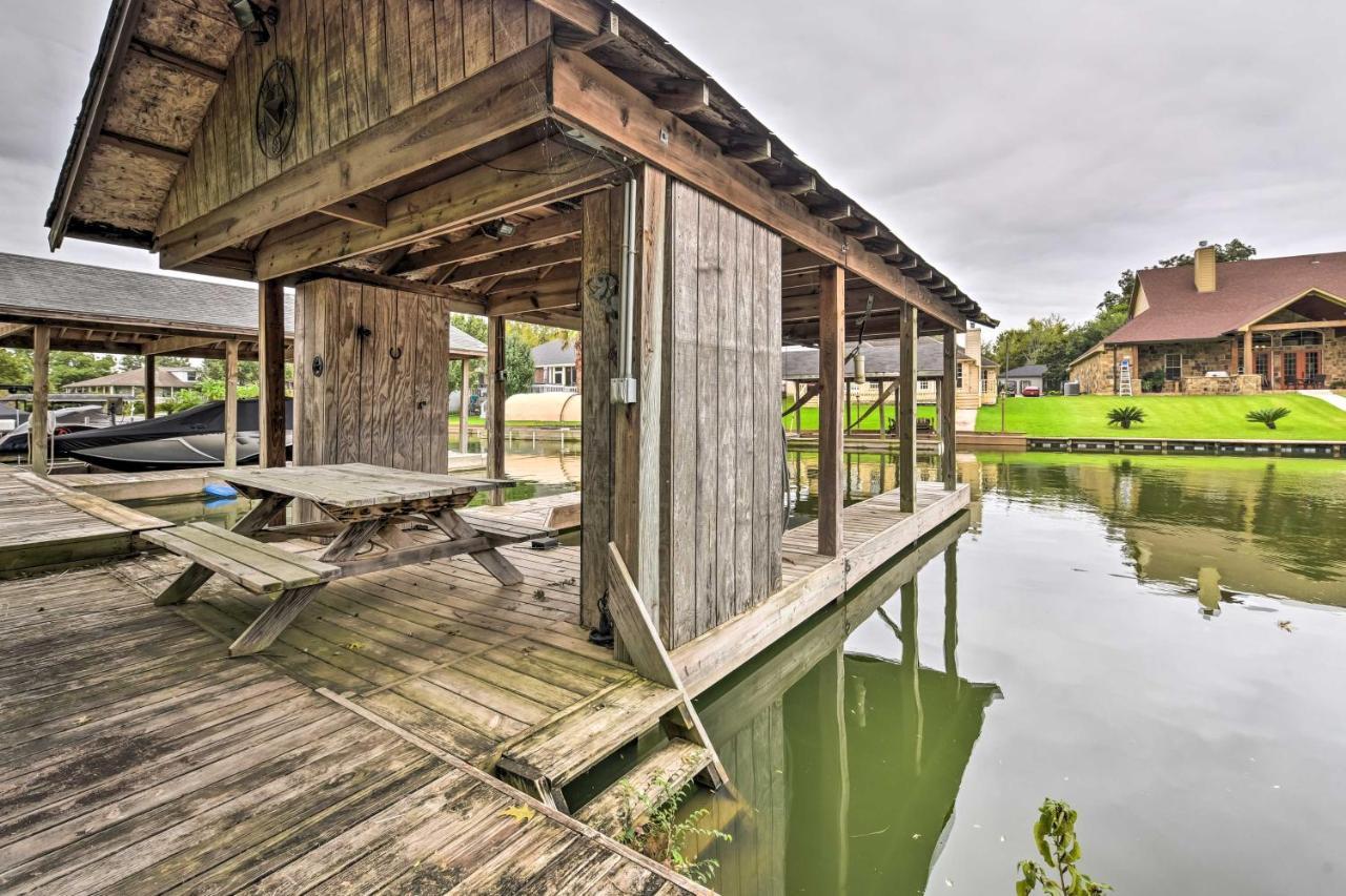 Quiet Lake Conroe Townhome With 2 Boat Slips! Willis Luaran gambar