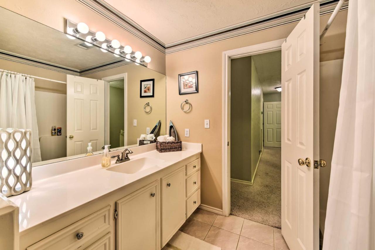 Quiet Lake Conroe Townhome With 2 Boat Slips! Willis Luaran gambar