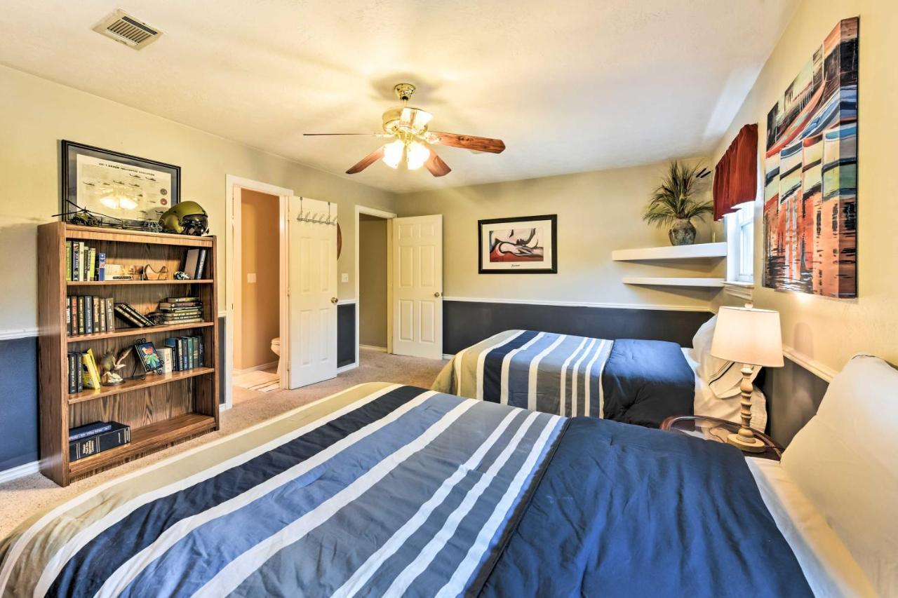 Quiet Lake Conroe Townhome With 2 Boat Slips! Willis Luaran gambar