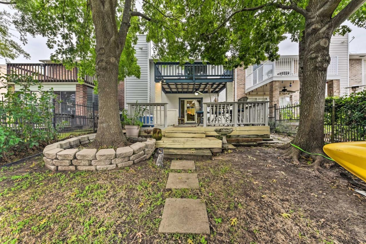 Quiet Lake Conroe Townhome With 2 Boat Slips! Willis Luaran gambar